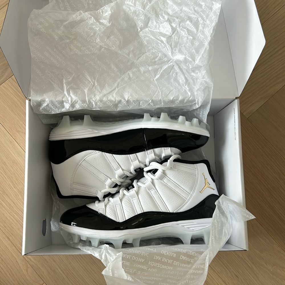 Brand New Jordan 11 MID TD cleats US men’s 10.5